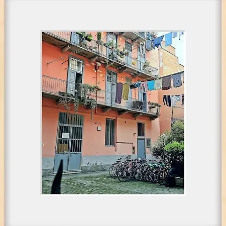 Metro Stop, Prada & Design 아파트 밀라노