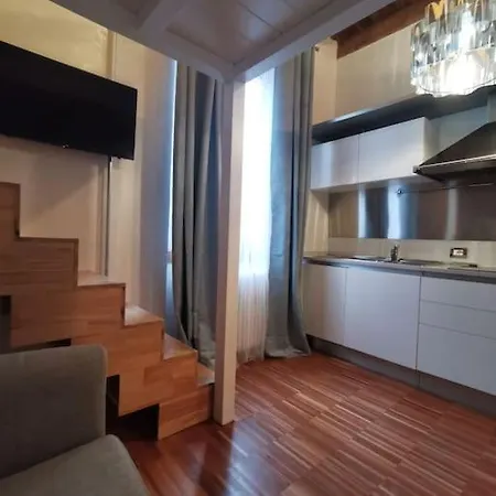 Metro Stop, Prada & Design * 밀라노