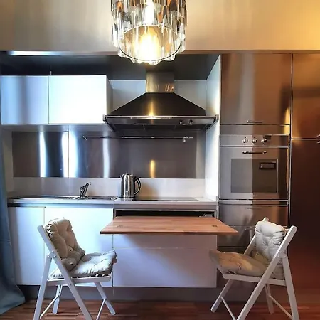 Metro Stop, Prada & Design 아파트 밀라노