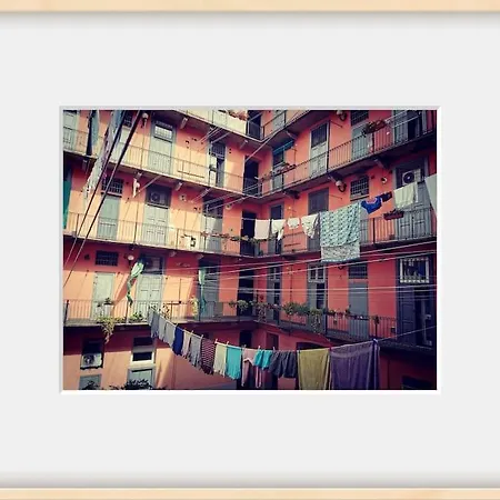 Metro Stop, Prada&design Apartamento
